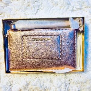 Michael Kors Small pocket divided wristlet